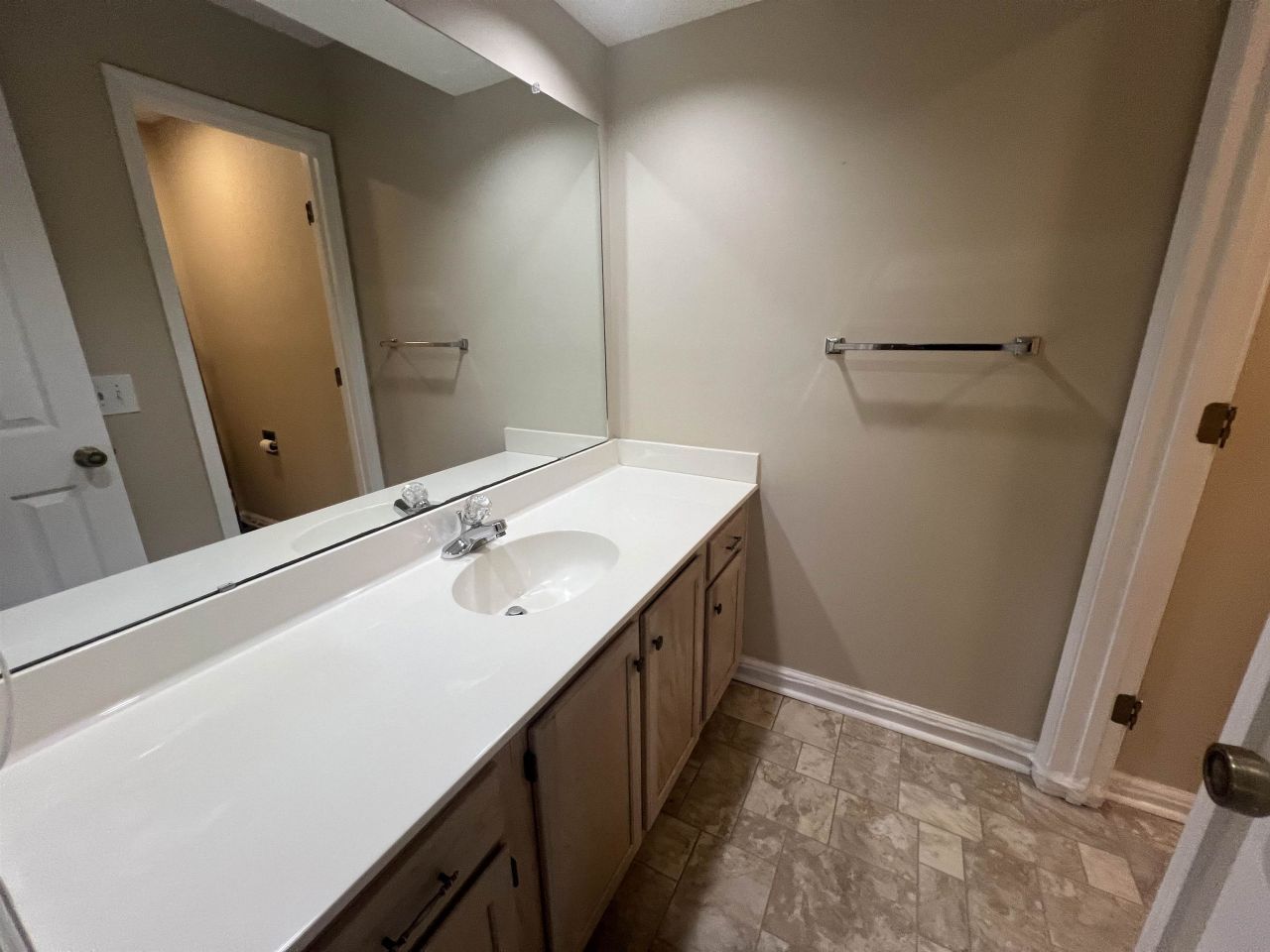 4622 Greenbriar Dr. Photo 13