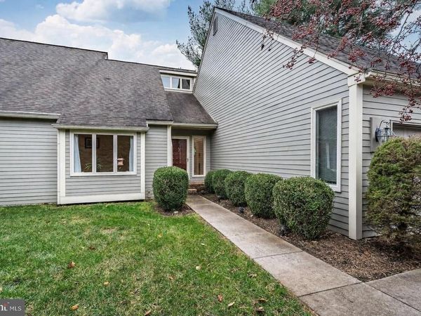 1110 MEWS LANE , WEST CHESTER, PA 19382