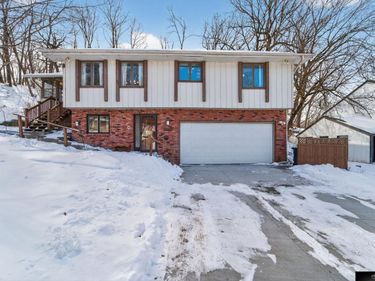 8906 N 52 Avenue, Omaha, NE 68152