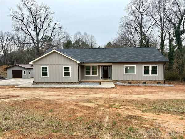 3681 S HWY 127 Highway, Hickory, NC 28602