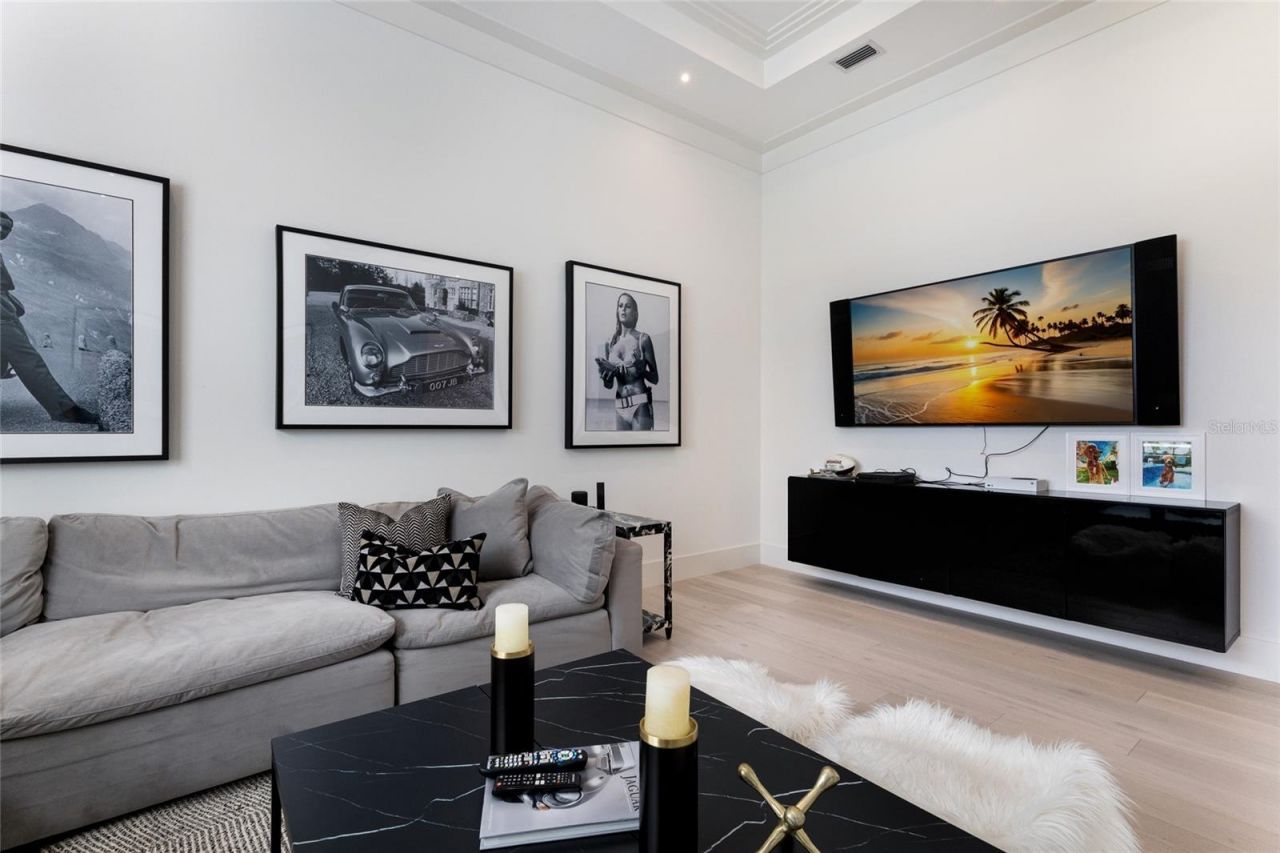 8428 Lindrick Lane, Bradenton, FL 34202 Photo