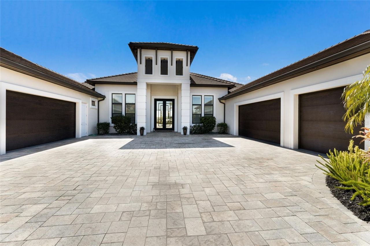 8428 Lindrick Lane, Bradenton, FL 34202 Photo