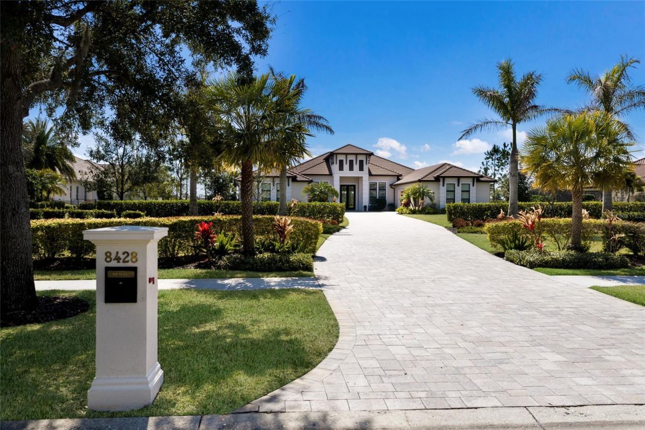 8428 Lindrick Lane, Bradenton, FL 34202 Photo