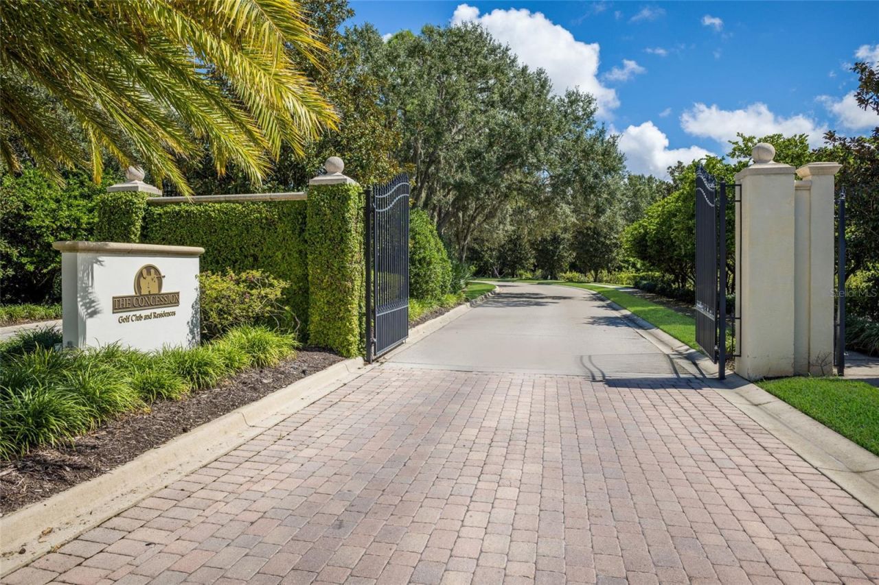 8428 Lindrick Lane, Bradenton, FL 34202 Photo