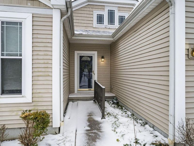 5843 Tully Cross Drive, Galloway, OH 43119 Photo 2