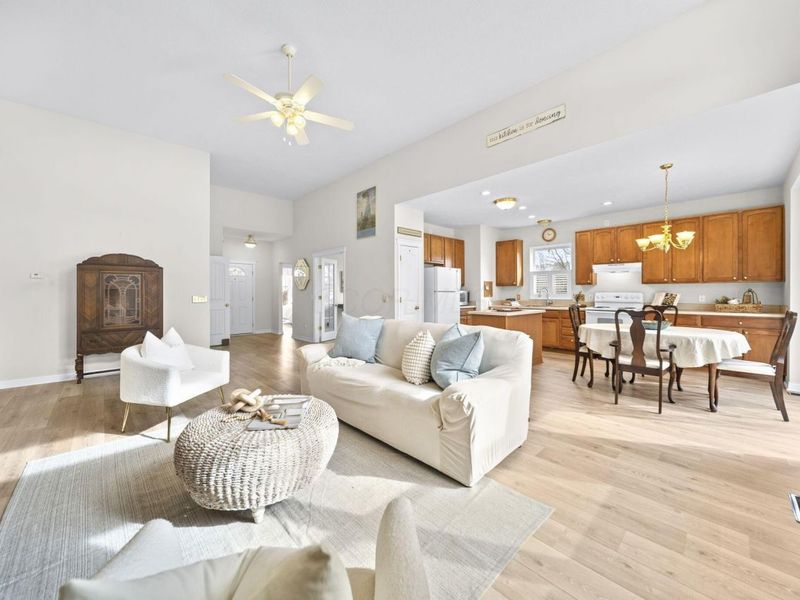 5843 Tully Cross Drive, Galloway, OH 43119 Photo 9