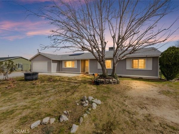 40140 Ridgemist Street, Lake Los Angeles, CA 93591