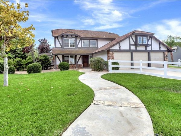 22041 Windtree, Wildomar, CA 92595