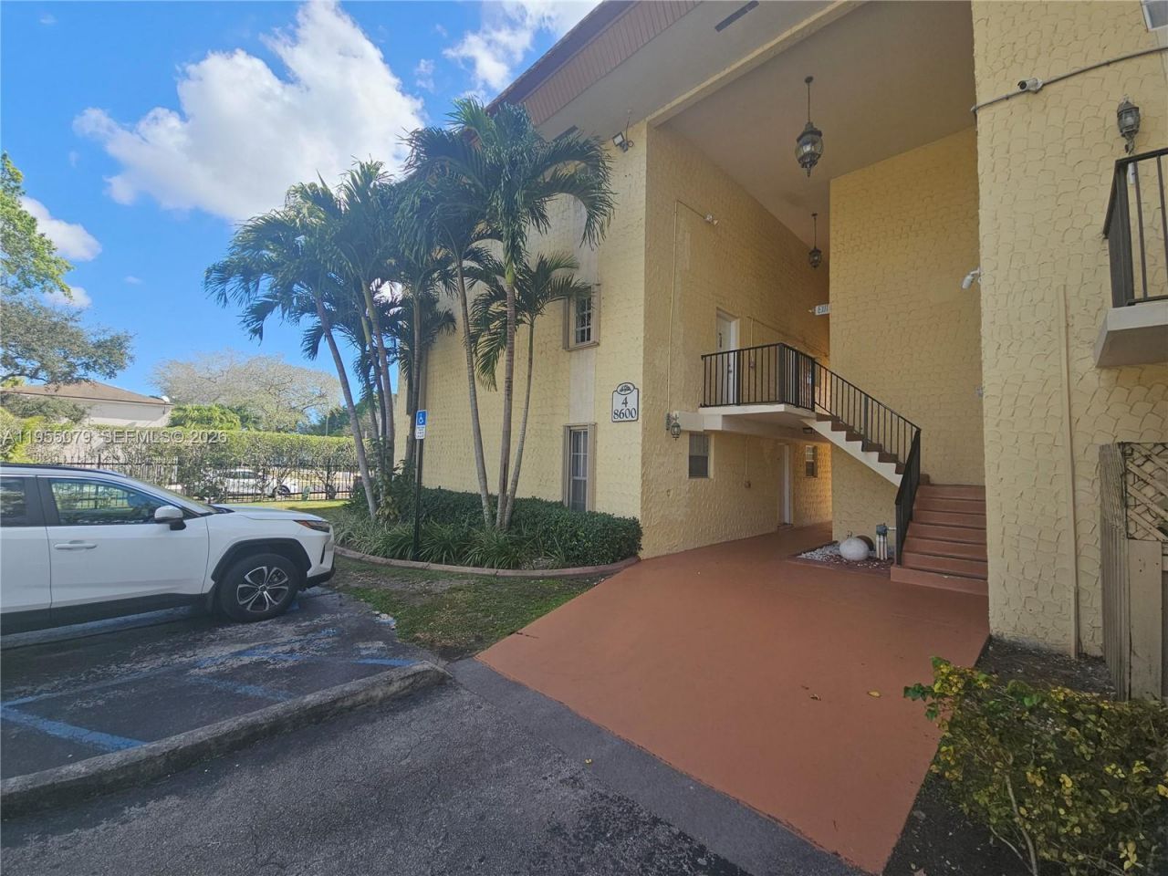 8600 SW 109th Ave, Unit 4-204, Miami, FL 33173 Photo