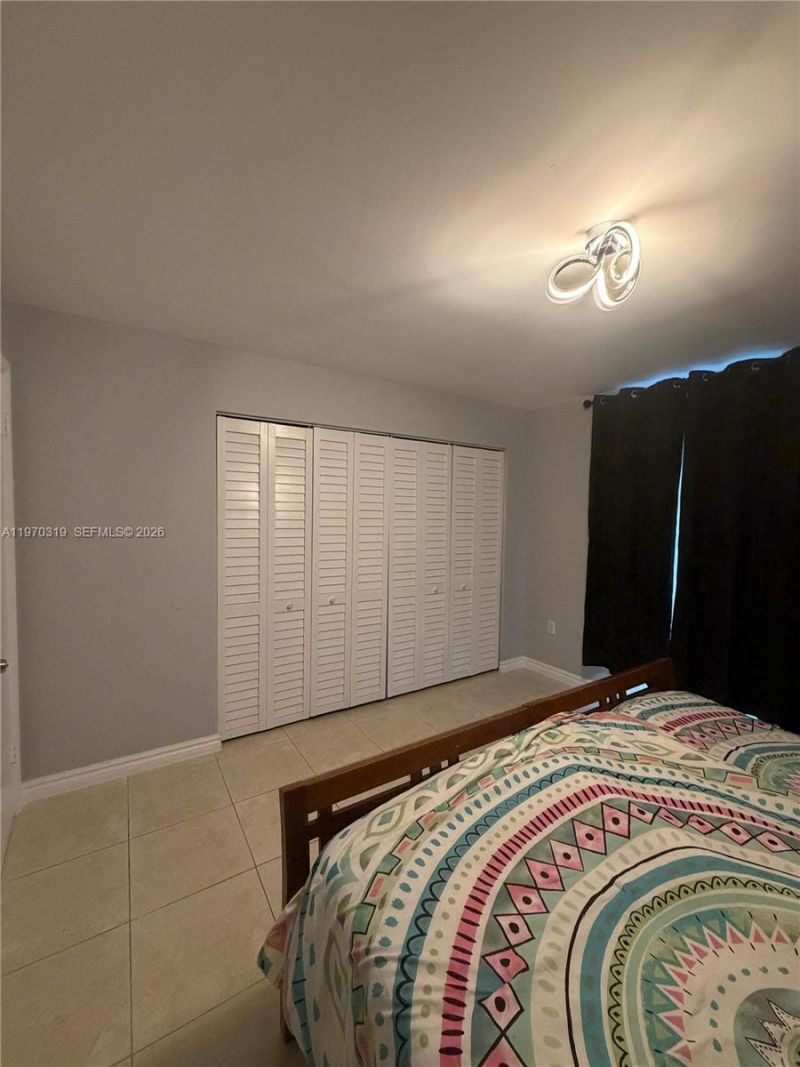 17600 N Bay Rd , Unit N907, Sunny Isles Beach, FL 33160 Photo