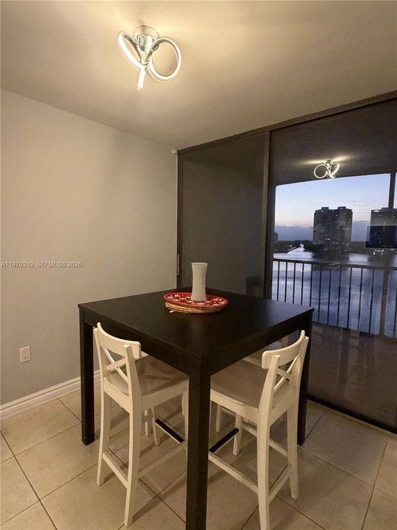 17600 N Bay Rd , Unit N907, Sunny Isles Beach, FL 33160 Photo