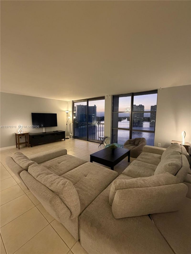 17600 N Bay Rd , Unit N907, Sunny Isles Beach, FL 33160 Photo