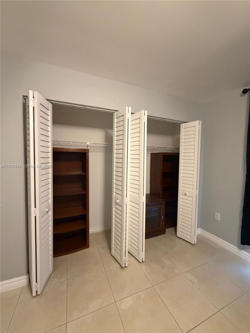 17600 N Bay Rd , Unit N907, Sunny Isles Beach, FL 33160 Photo