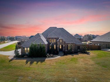 1201 Bluff Springs Drive, Fort Worth, TX 76052