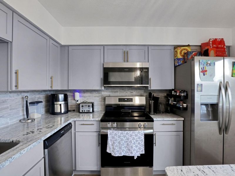 475 Denwood Court, Columbus, OH 43230 Photo 8