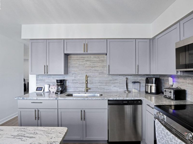 475 Denwood Court, Columbus, OH 43230 Photo 9