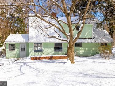 8303 HULL DRIVE, GLENSIDE, PA 19038