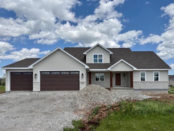 4190 N ROSE MEADOW LANE, GRAND CHUTE, WI 54913