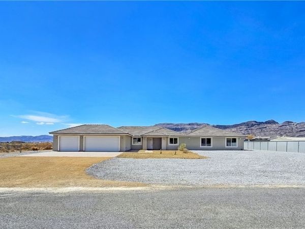 5880 Johnnie Mine Street , Pahrump, NV 89060