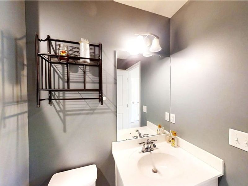 1240 Fountain View Street NE, Canton, OH 44721 Photo 10