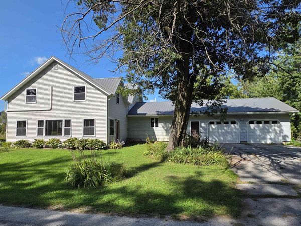 111 Pine Street, New Hampton, IA 50659