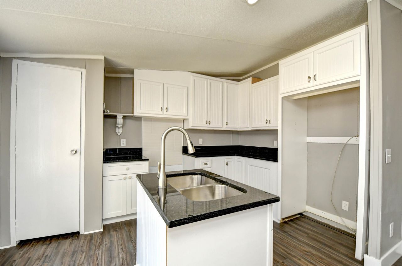 3833 Mayfield Dr.  Photo 11