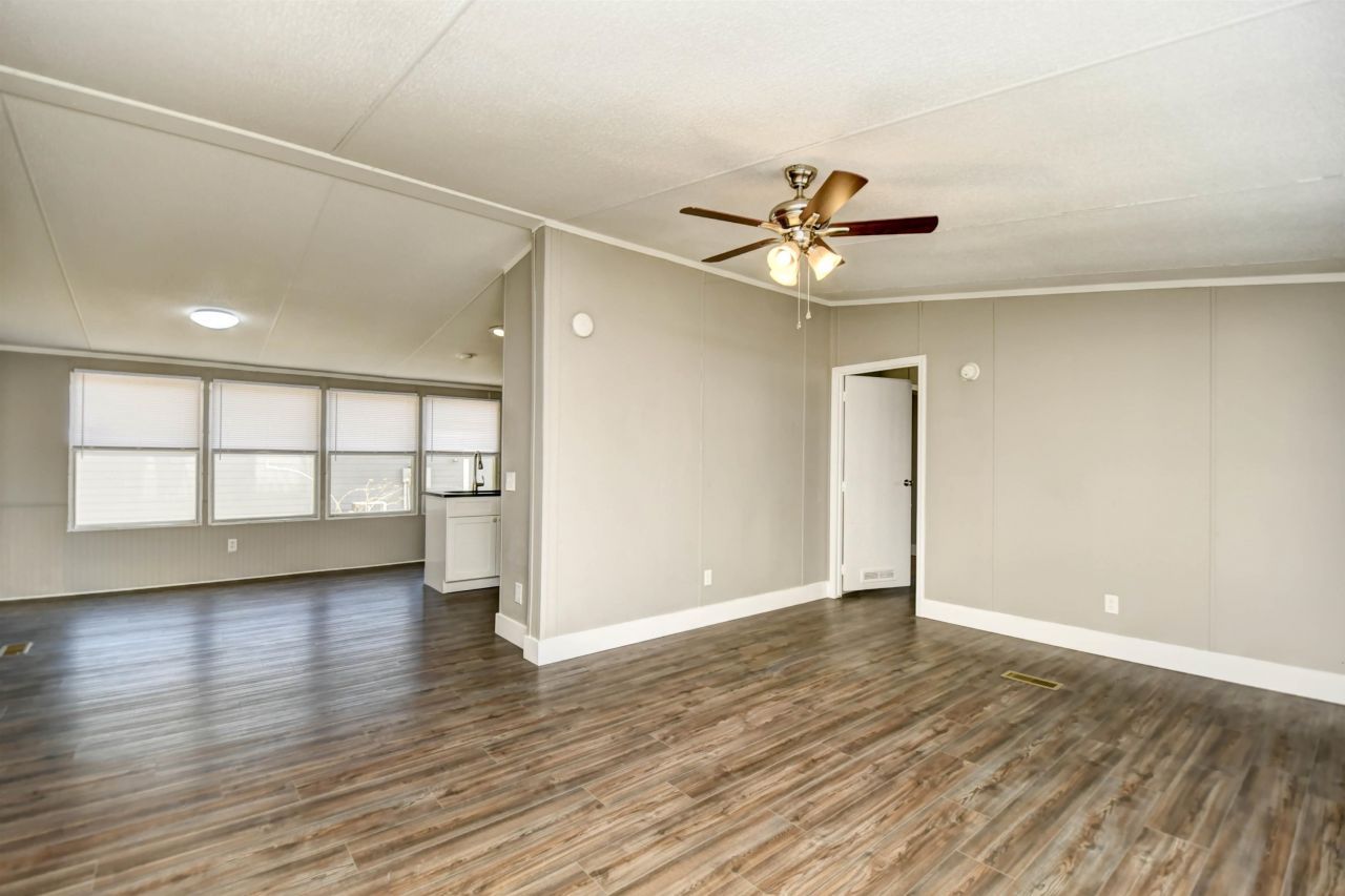 3833 Mayfield Dr.  Photo 6