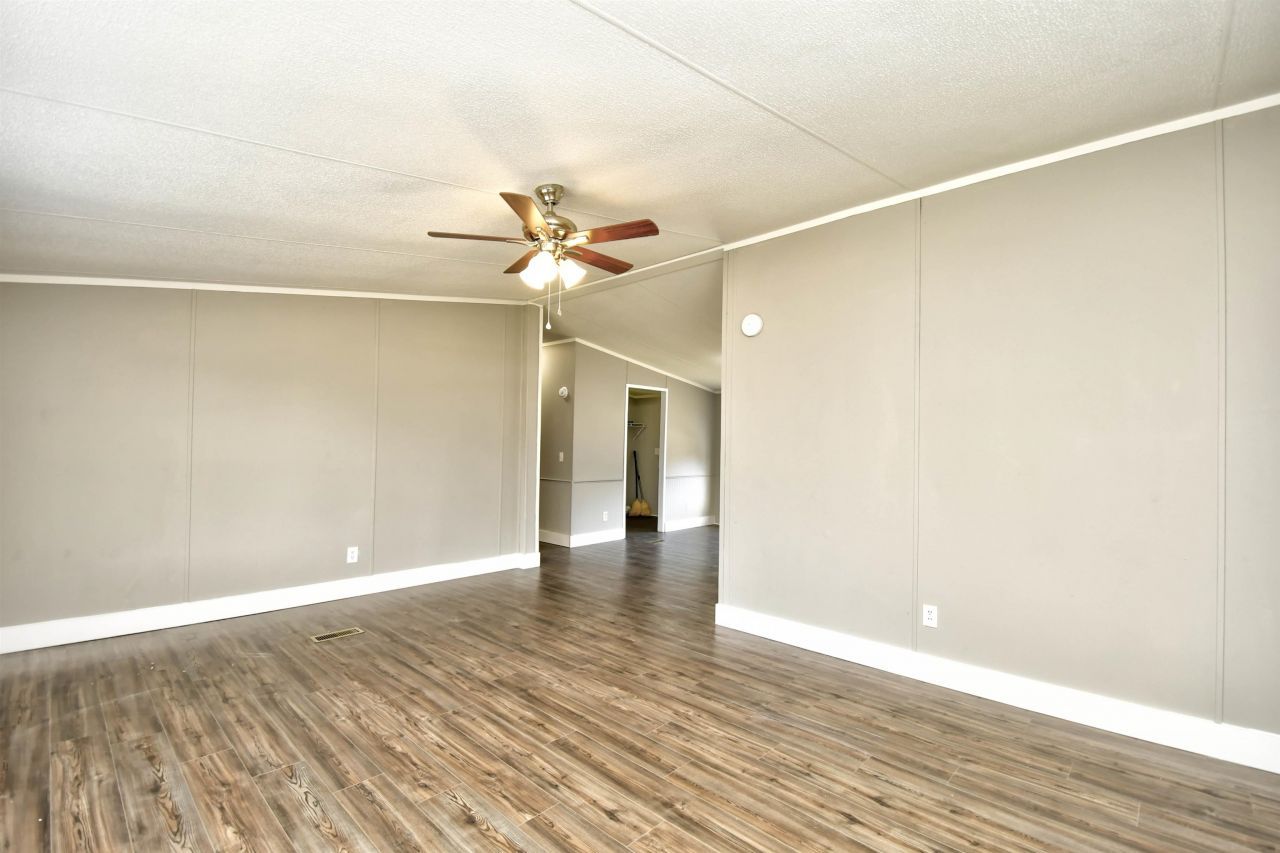 3833 Mayfield Dr.  Photo 7