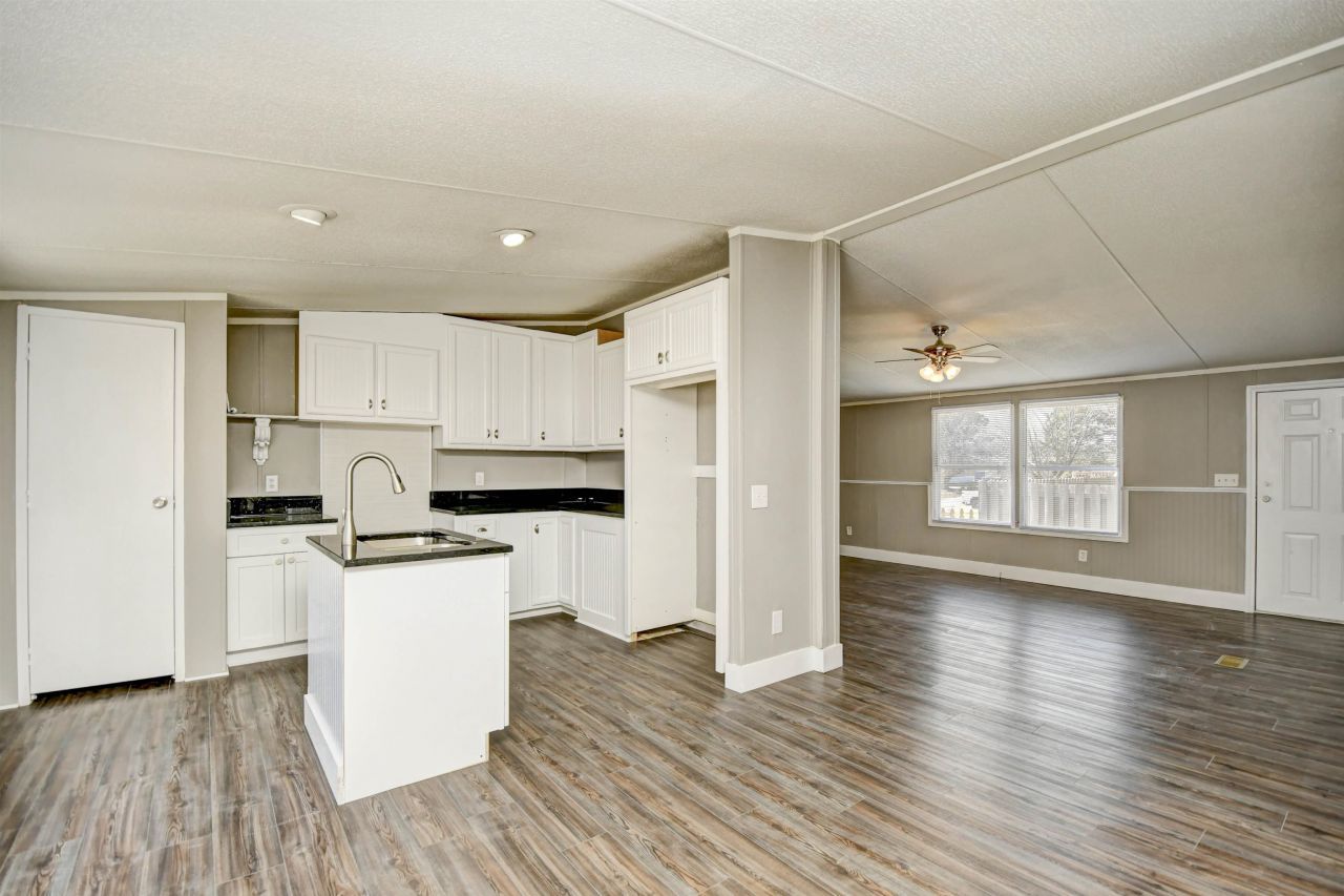 3833 Mayfield Dr.  Photo 9