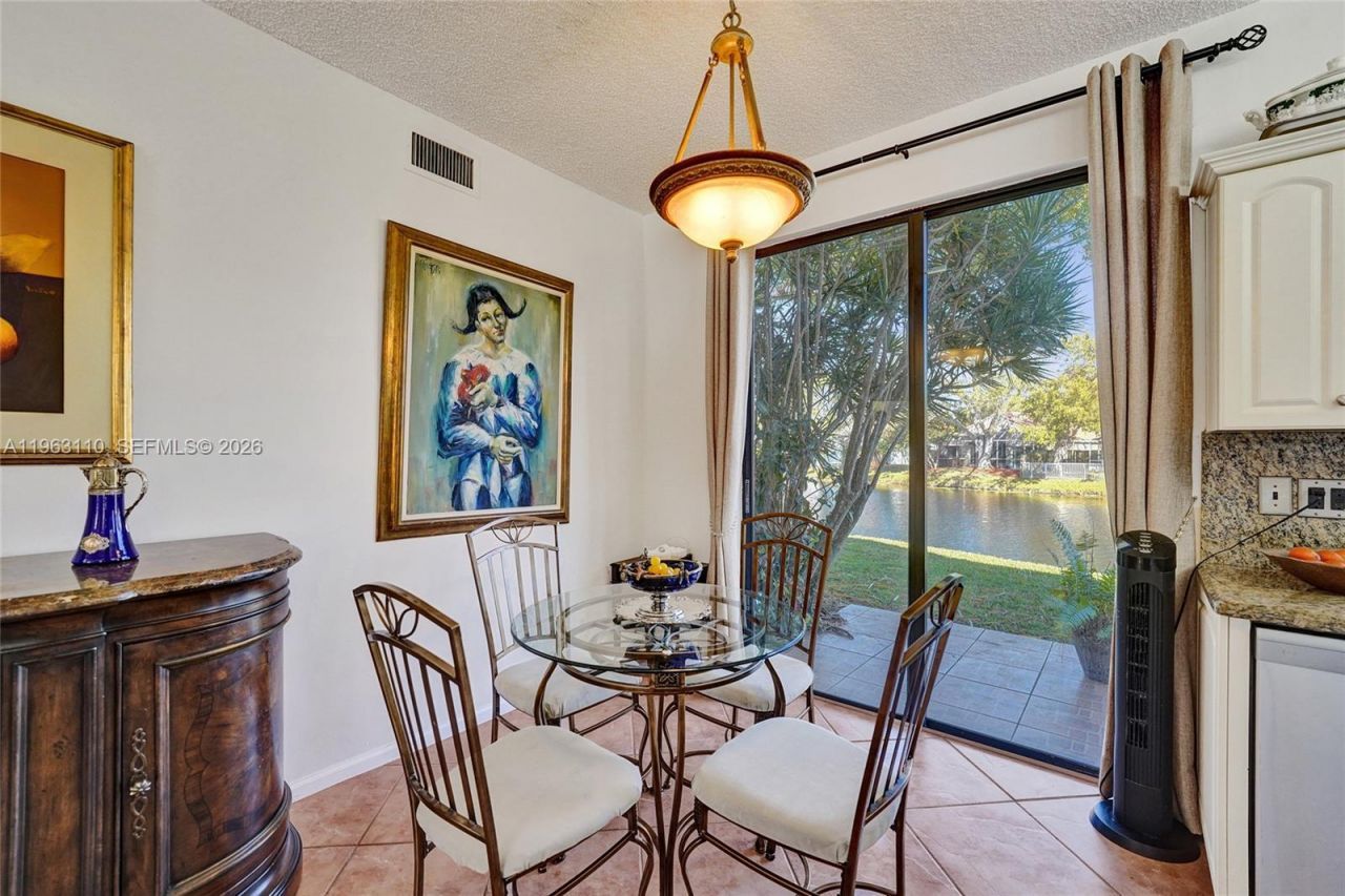 1025 NW 105th Way, Unit B-141, Plantation, FL 33322 Photo