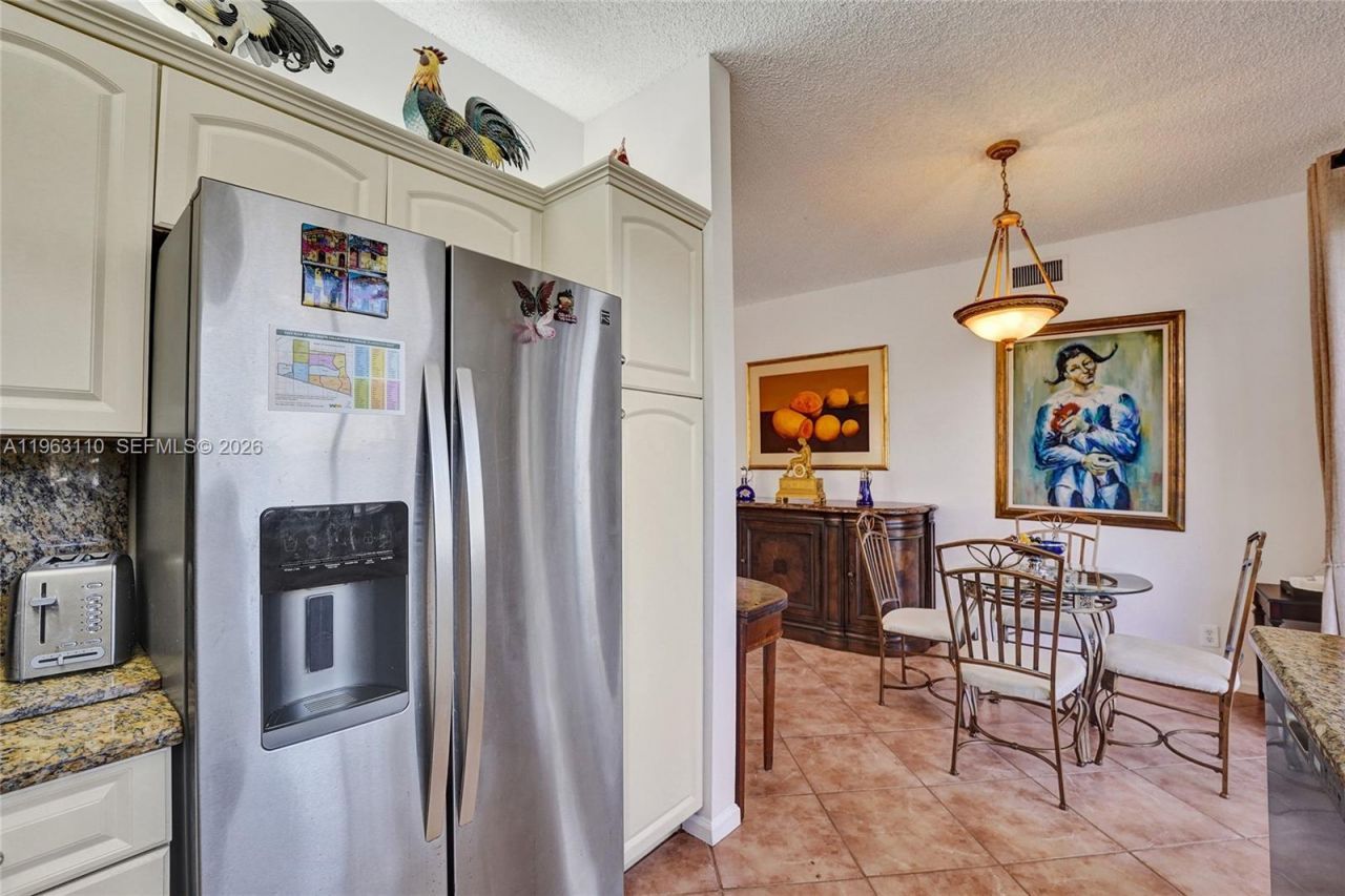 1025 NW 105th Way, Unit B-141, Plantation, FL 33322 Photo