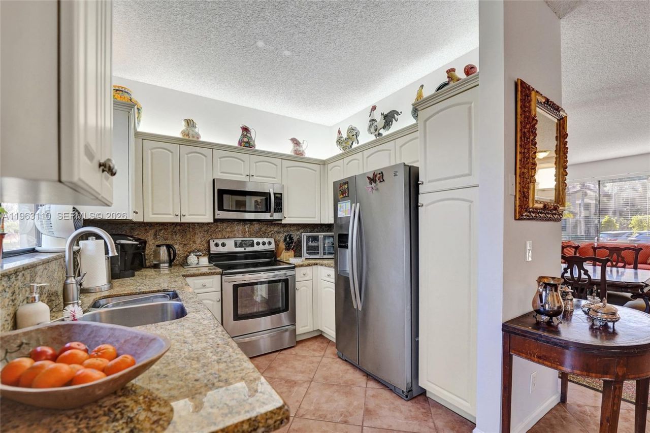 1025 NW 105th Way, Unit B-141, Plantation, FL 33322 Photo