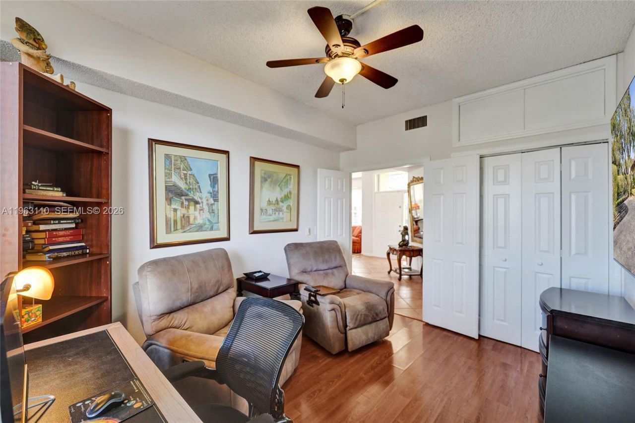 1025 NW 105th Way, Unit B-141, Plantation, FL 33322 Photo