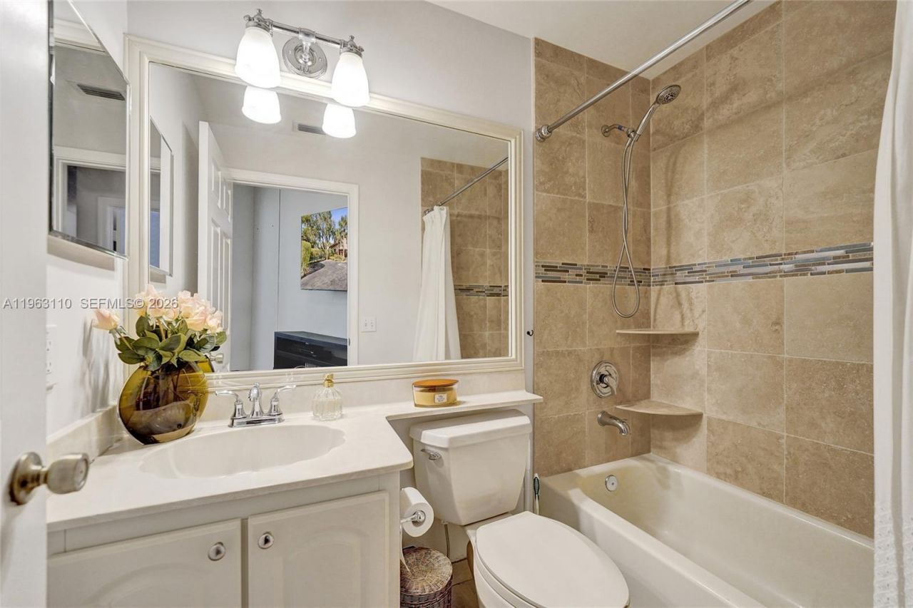 1025 NW 105th Way, Unit B-141, Plantation, FL 33322 Photo