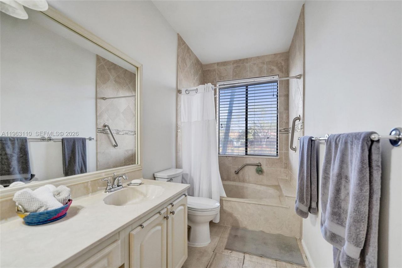 1025 NW 105th Way, Unit B-141, Plantation, FL 33322 Photo