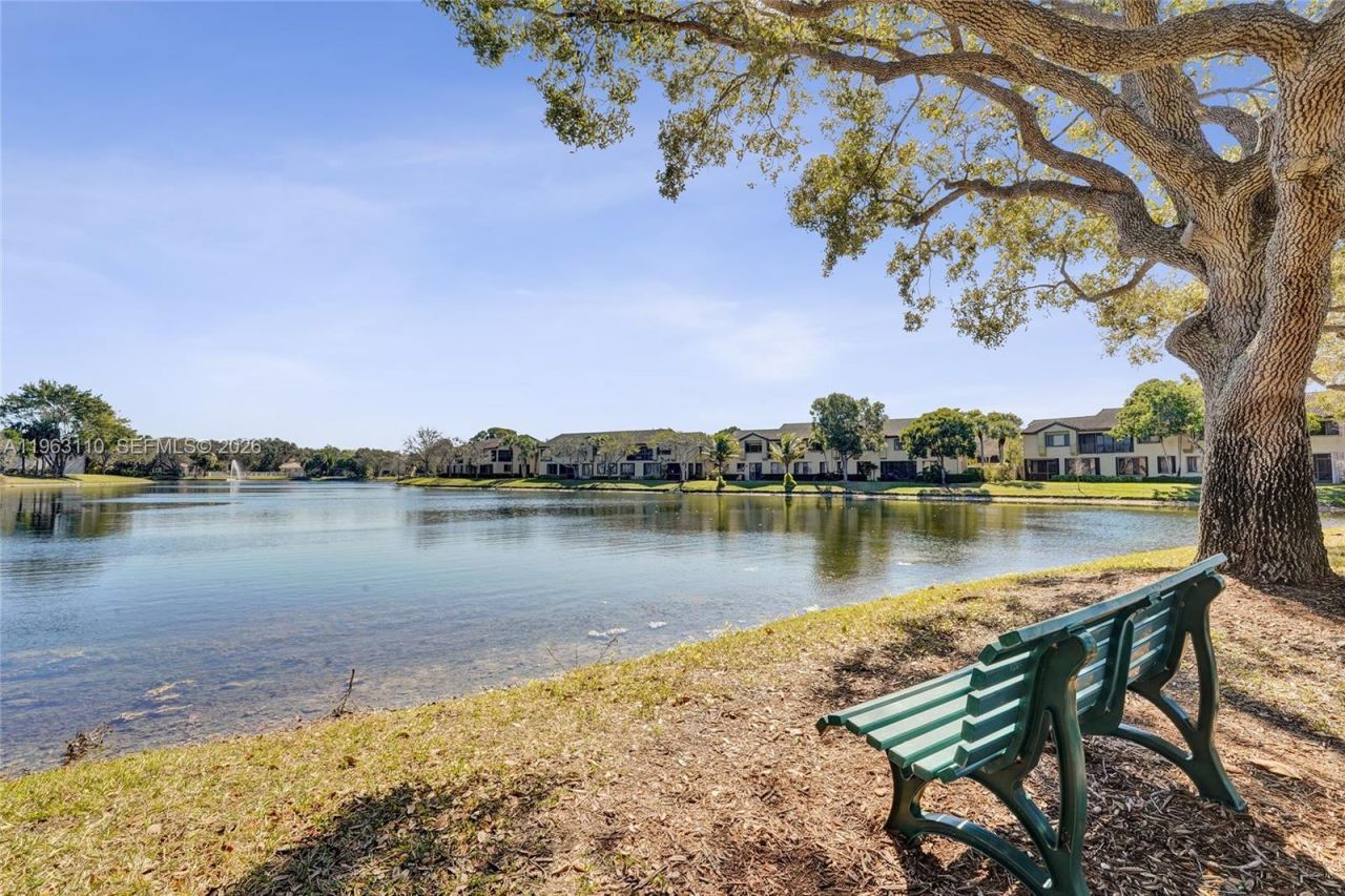 1025 NW 105th Way, Unit B-141, Plantation, FL 33322 Photo