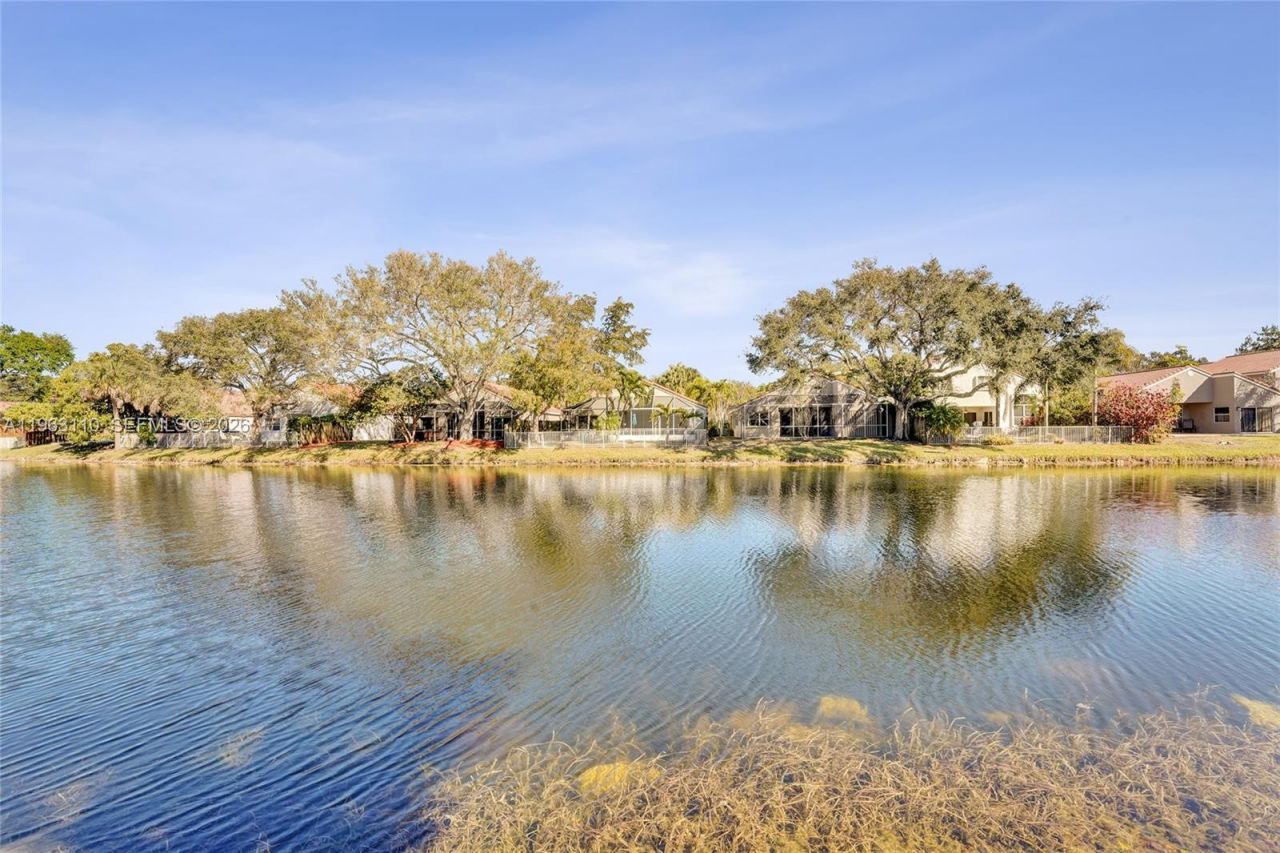 1025 NW 105th Way, Unit B-141, Plantation, FL 33322 Photo