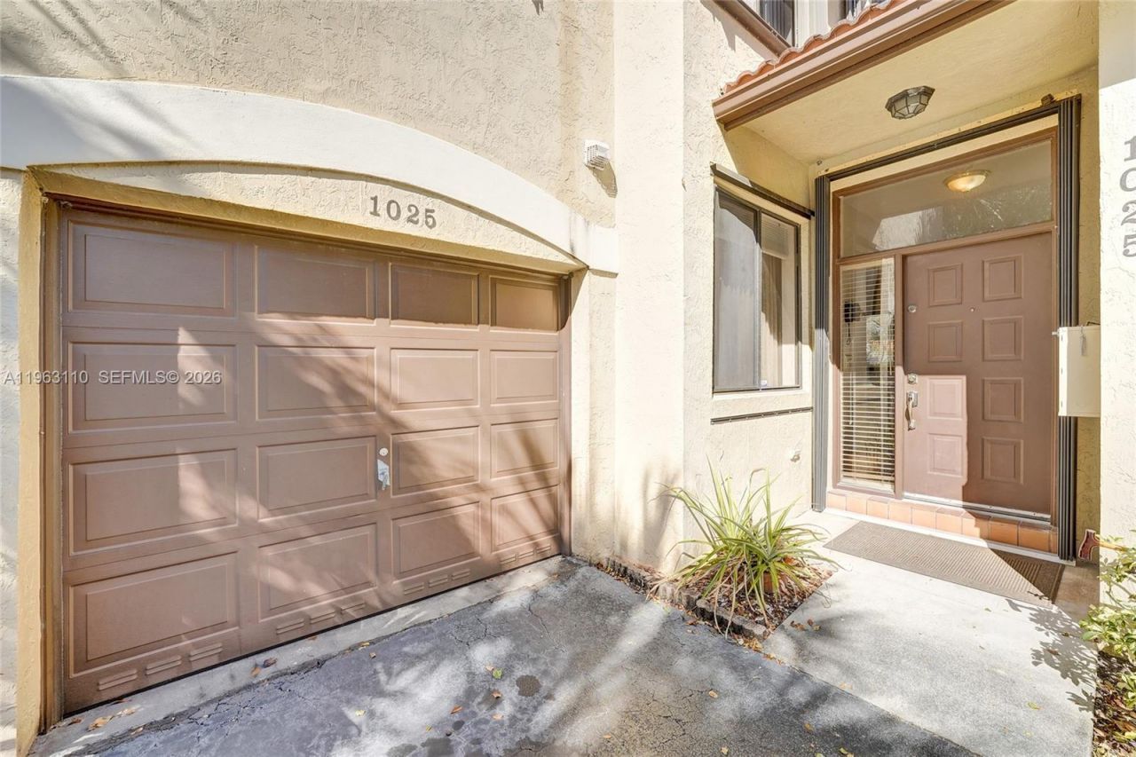 1025 NW 105th Way, Unit B-141, Plantation, FL 33322 Photo