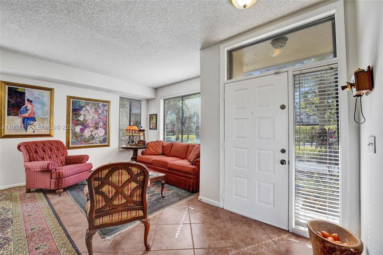 1025 NW 105th Way, Unit B-141, Plantation, FL 33322 Photo