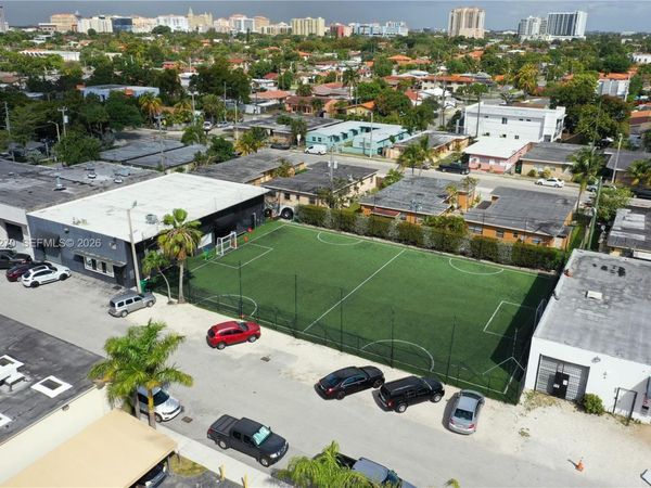 3075 SW 28th St , Miami, FL 33133