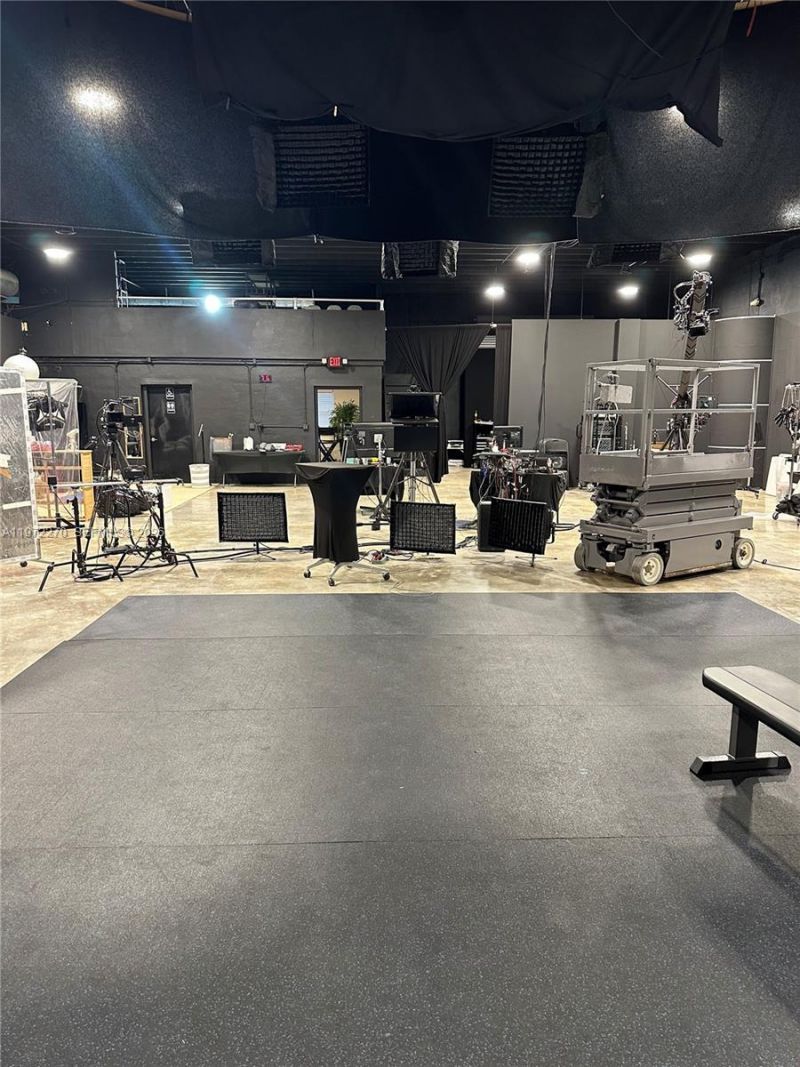 3075 SW 28th St , Miami, FL 33133 Photo