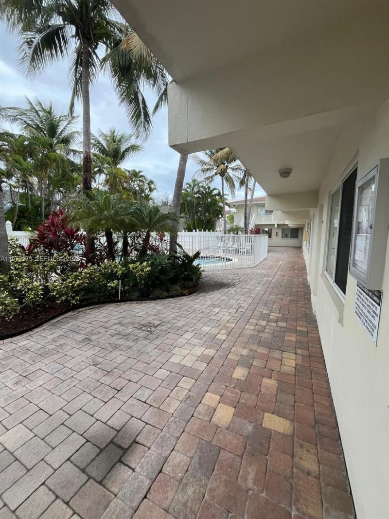 1856 NE 46th St, Unit F4, Fort Lauderdale, FL 33308 Photo