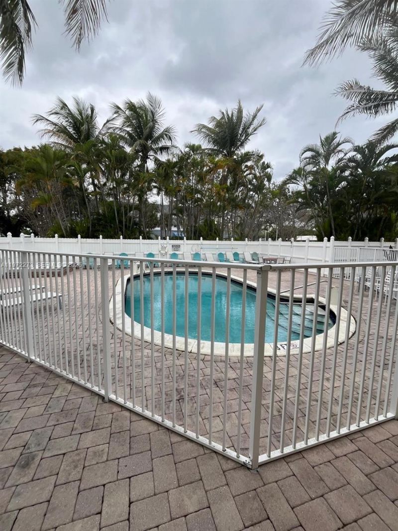 1856 NE 46th St, Unit F4, Fort Lauderdale, FL 33308 Photo