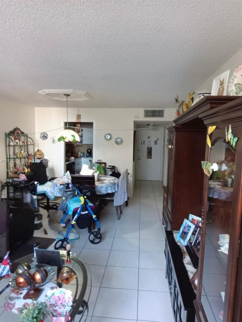 4675 W 18th Ct , Unit 409, Hialeah, FL 33012 Photo