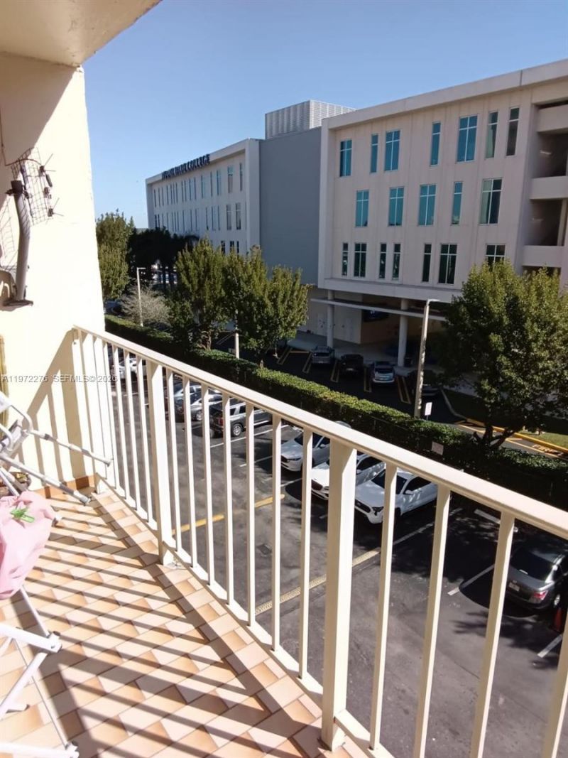 4675 W 18th Ct , Unit 409, Hialeah, FL 33012 Photo