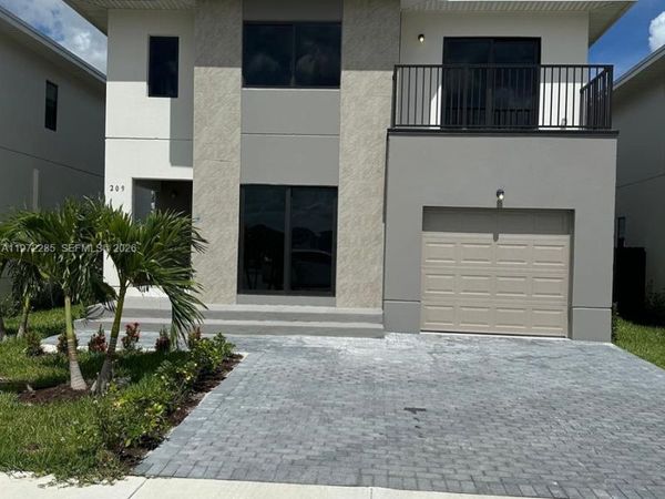 209 NW 13th Pl, Florida City, FL 33034