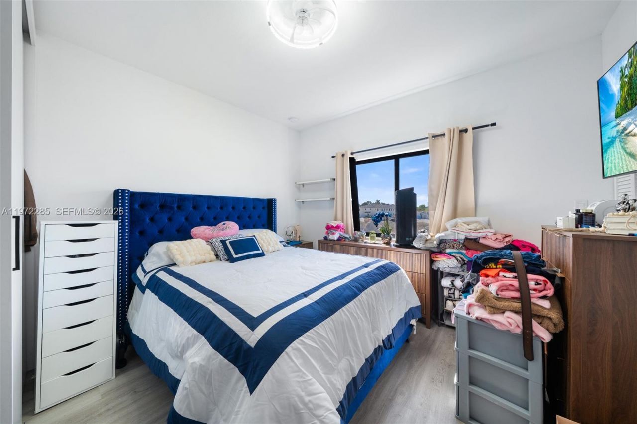 209 NW 13th Pl, Florida City, FL 33034 Photo