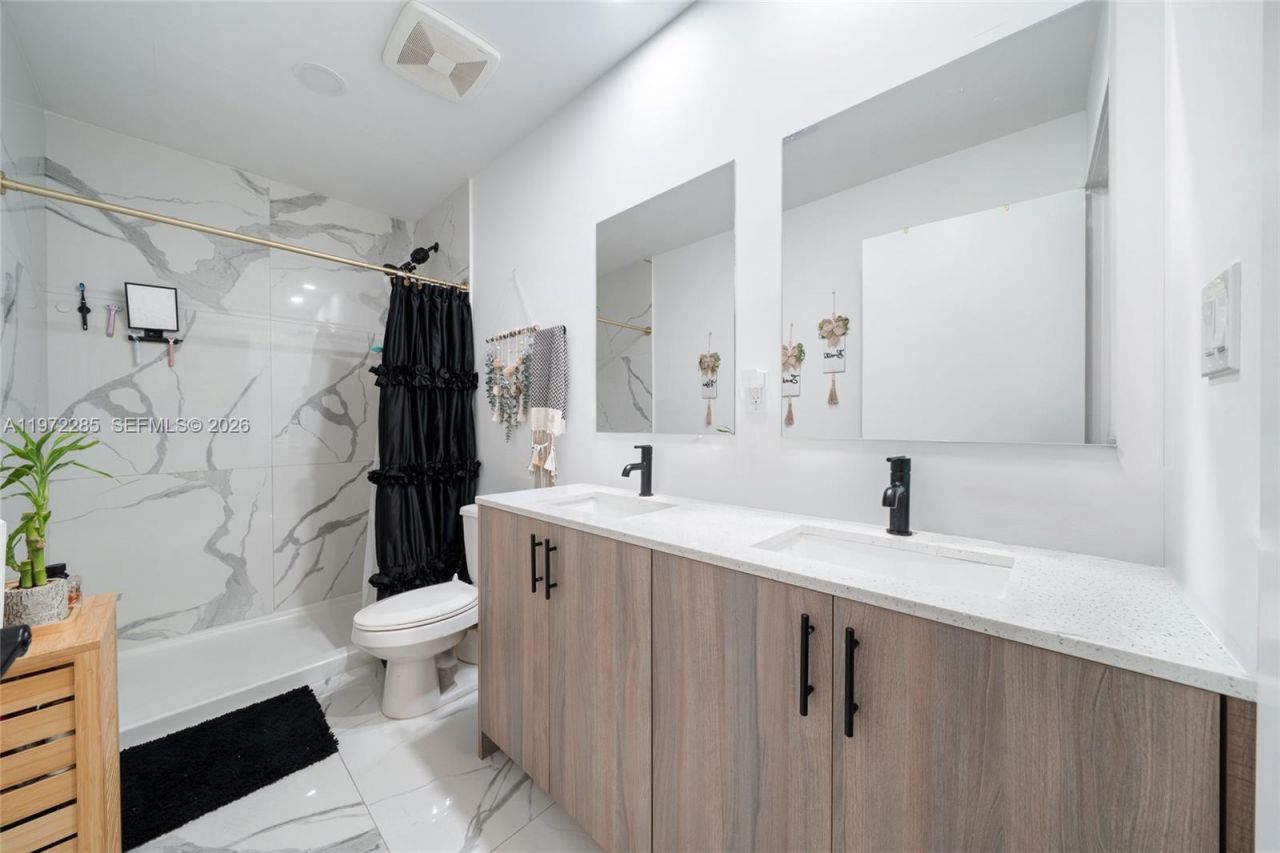 209 NW 13th Pl, Florida City, FL 33034 Photo