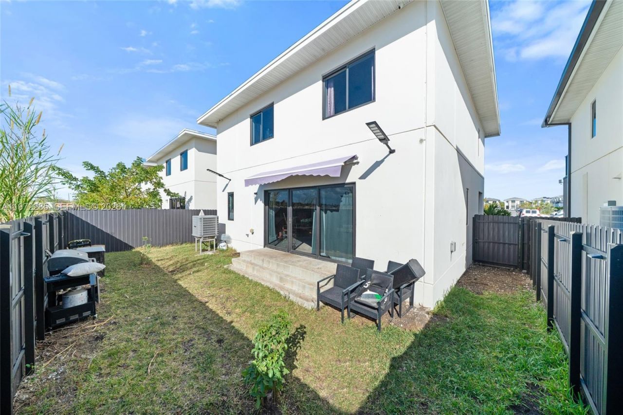 209 NW 13th Pl, Florida City, FL 33034 Photo