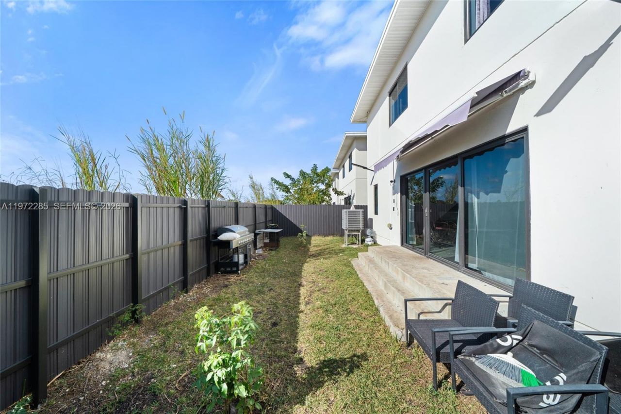 209 NW 13th Pl, Florida City, FL 33034 Photo